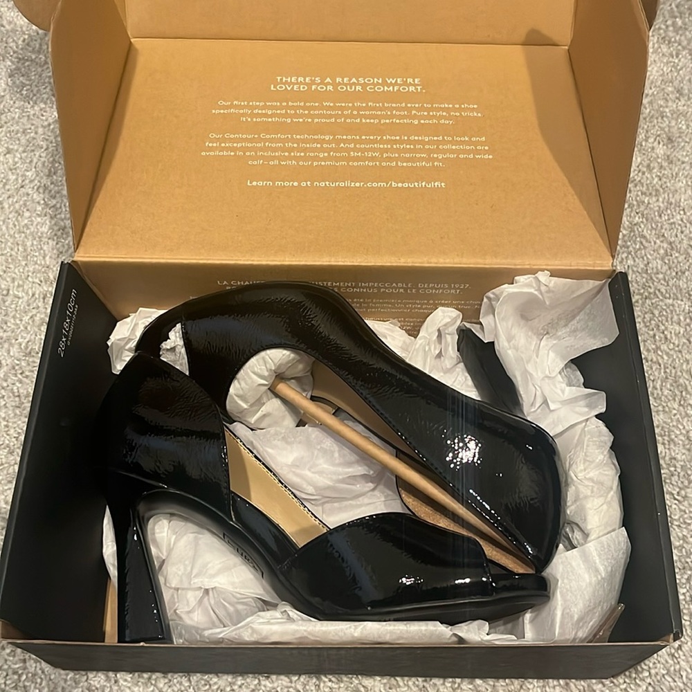 NWT Naturalizer Hardy Pump (never been worn)